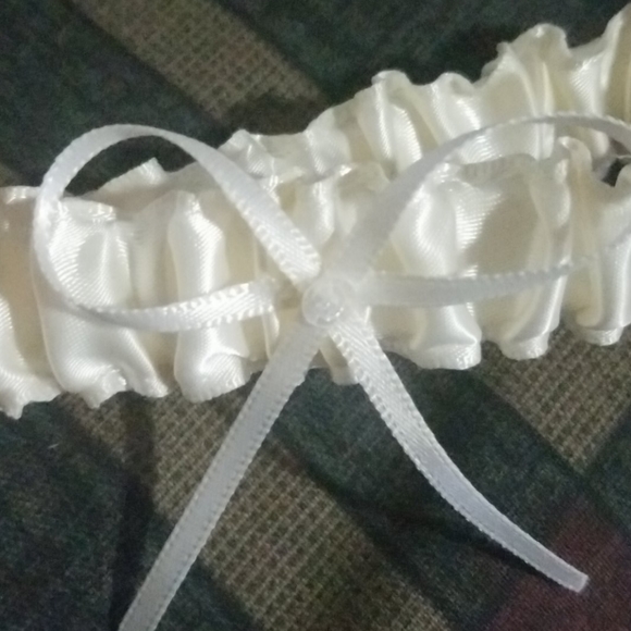 Garter - Picture 2 of 2